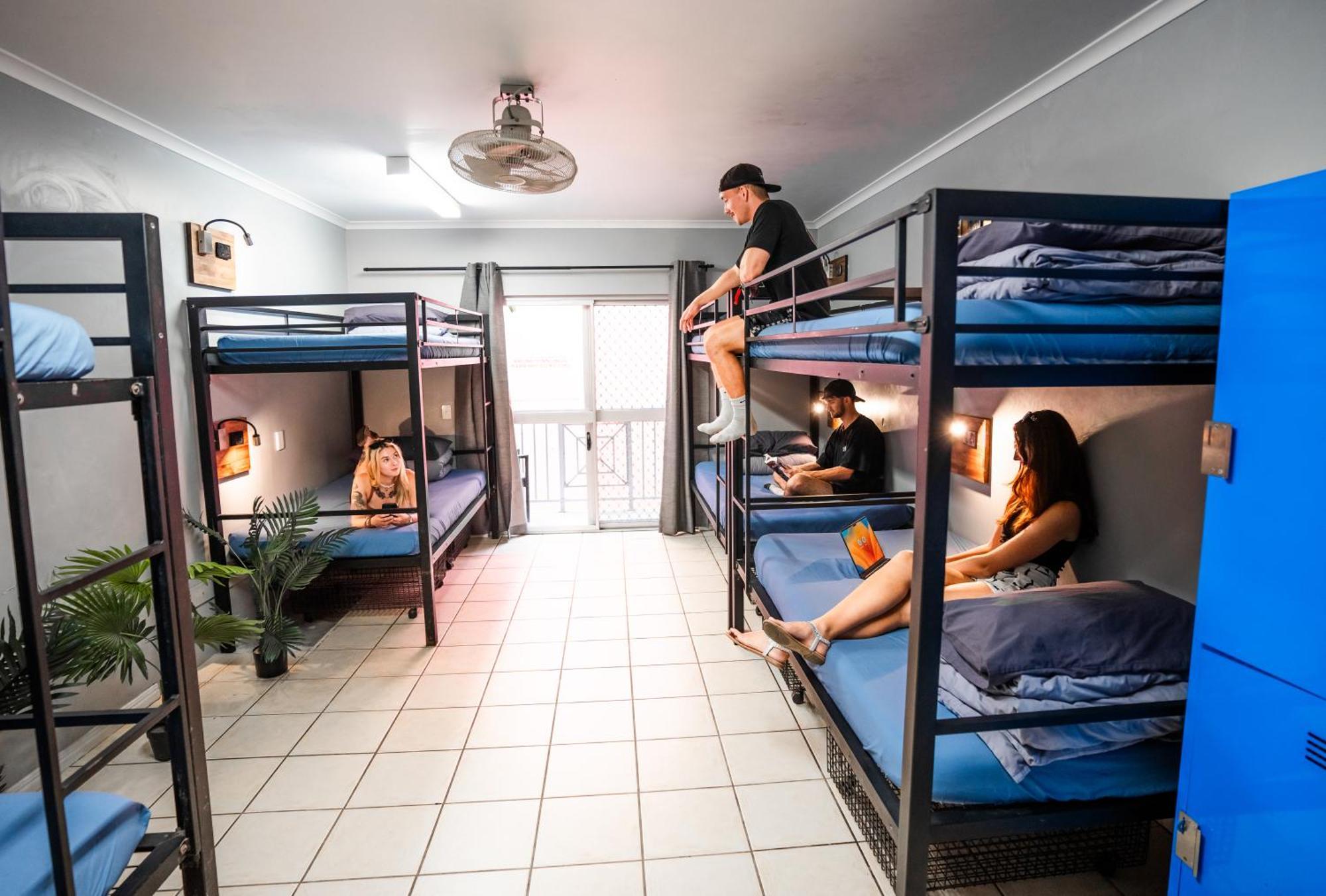 Mad Monkey Jungle Hostel Cairns Kültér fotó